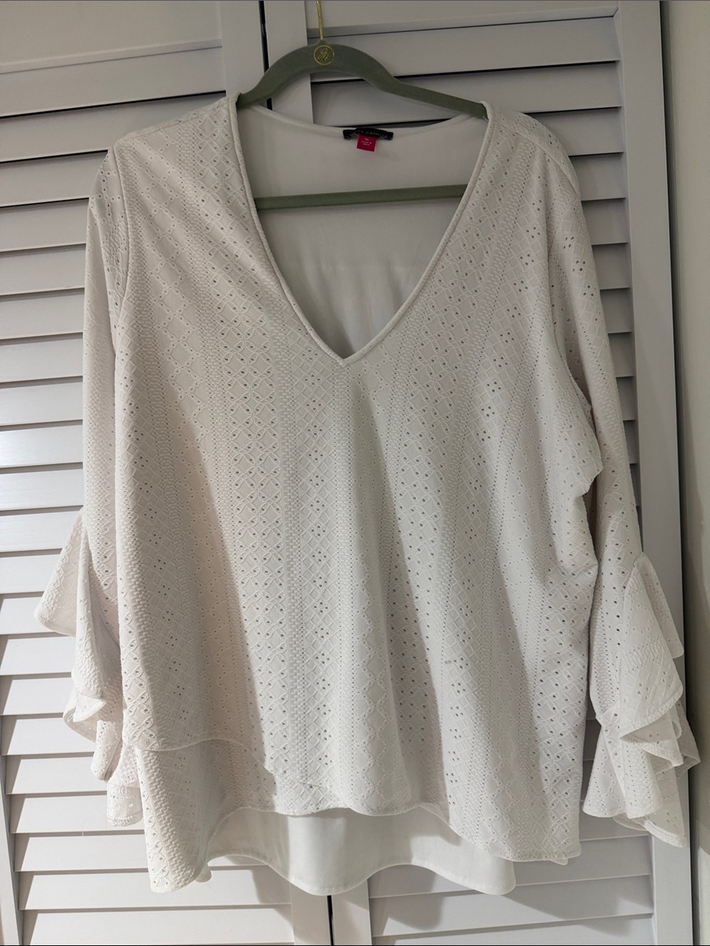 Women’s Cream Eyelet V-Neck Ruffle Sleeve Top